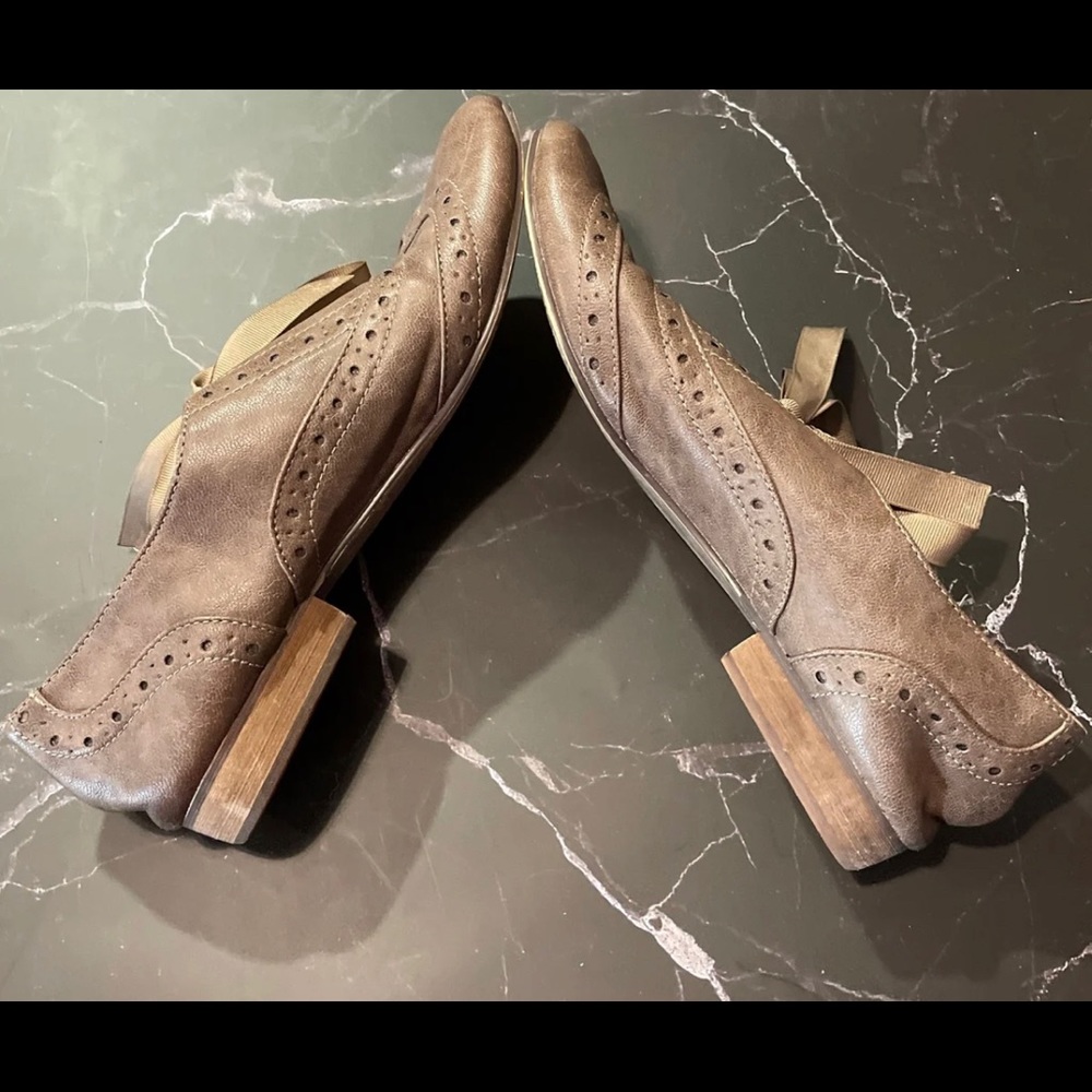 RESTRICTED Retro Vintage Flats with Ribbon Tie